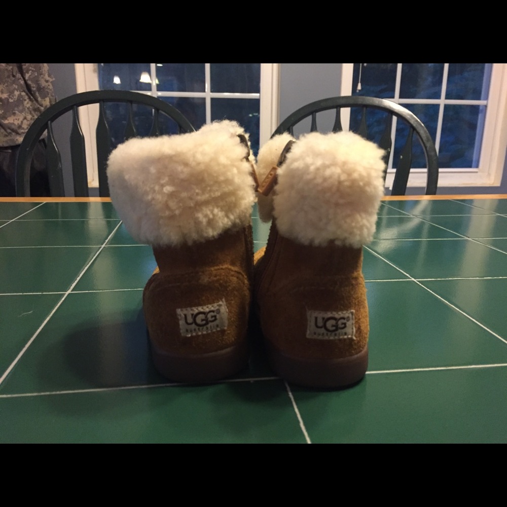 Toddler Ugg boots size 7.5